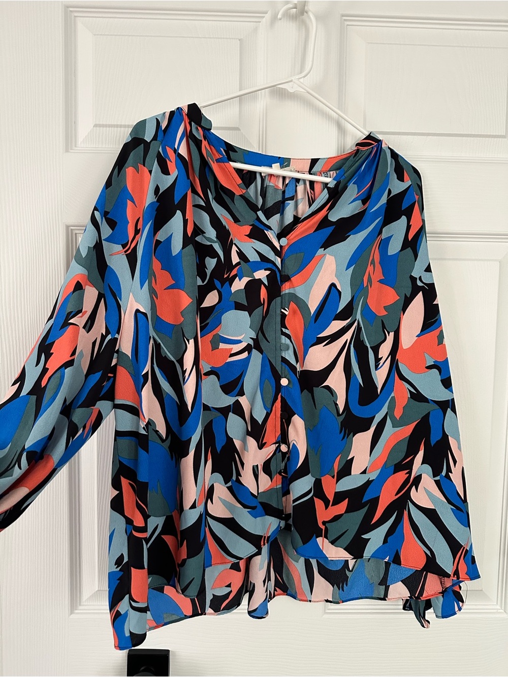 entro Multicolor Abstract Button-Up Blouse